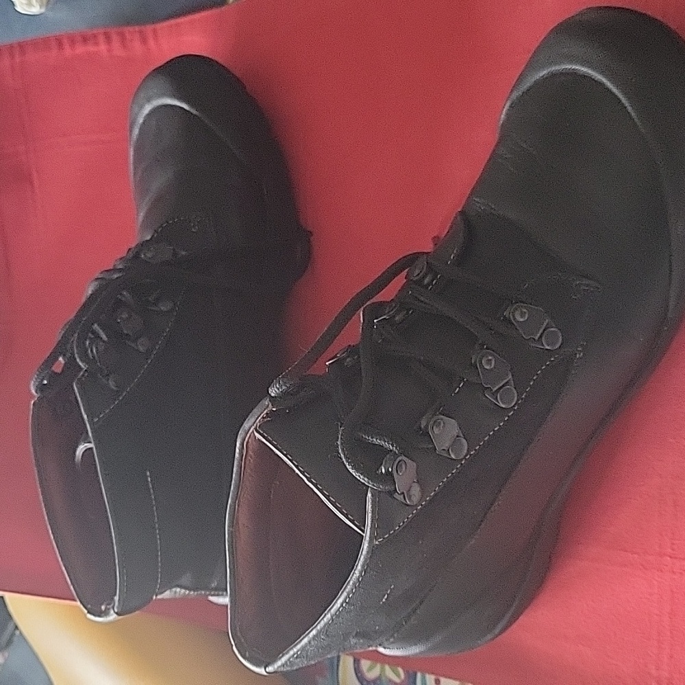 COACH leather lace up boot 8.5